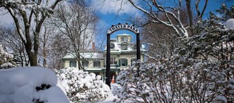 2 Bedroom/Pet Friendly/short walk to Village