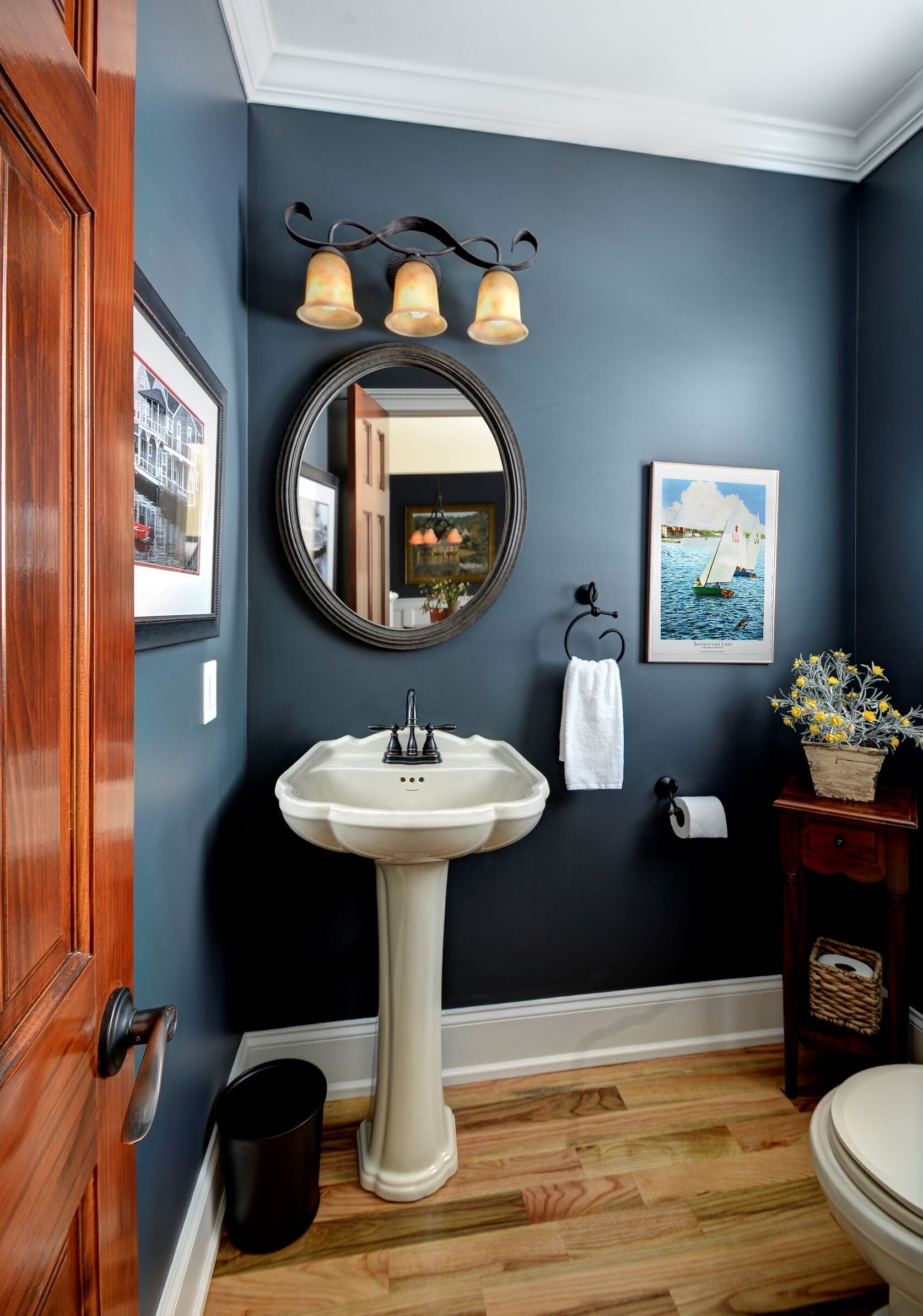 Upscale Adirondack inspired Evan's Lodge in Skaneateles-1 mile drive to downtown