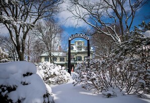 Property grounds - Upscale Adirondack inspired Evan's Lodge (Skaneateles)