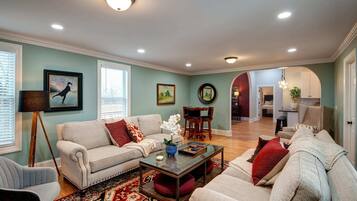 Smart TV, fireplace, offices