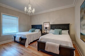 5 bedrooms, iron/ironing board, free WiFi, bed sheets