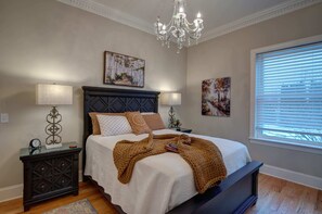 5 bedrooms, iron/ironing board, free WiFi, bed sheets