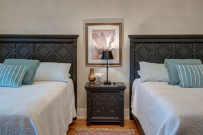 5 chambres, fer et planche à repasser, accès au Wi-Fi (inclus)