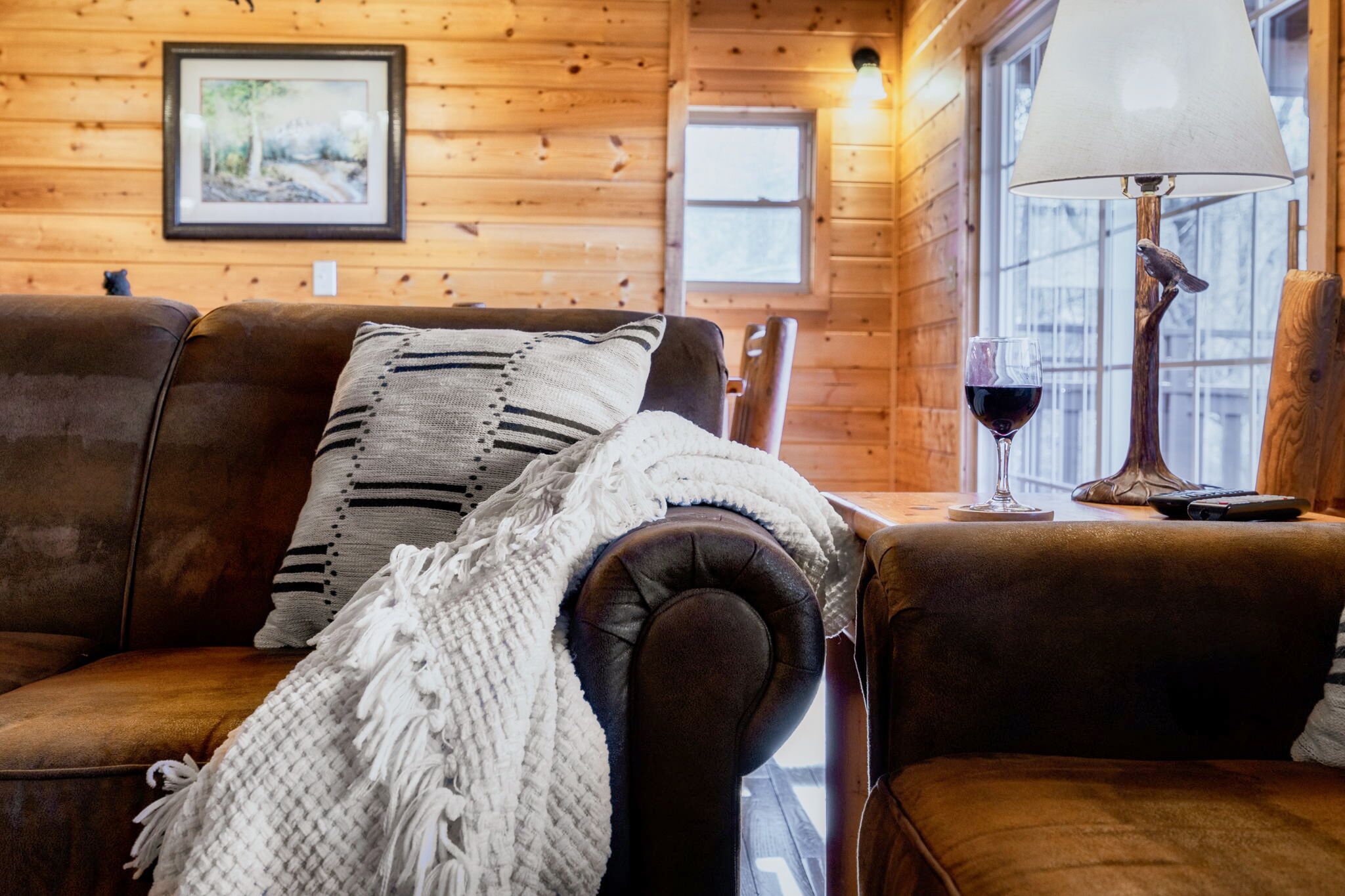 Smart TV, chimenea, videojuegos y futbolito 