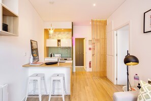 Kühlschrank, Mikrowelle, Geschirrspüler