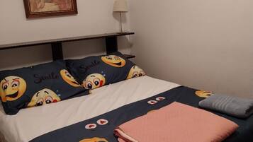 2 bedrooms, WiFi, bed sheets