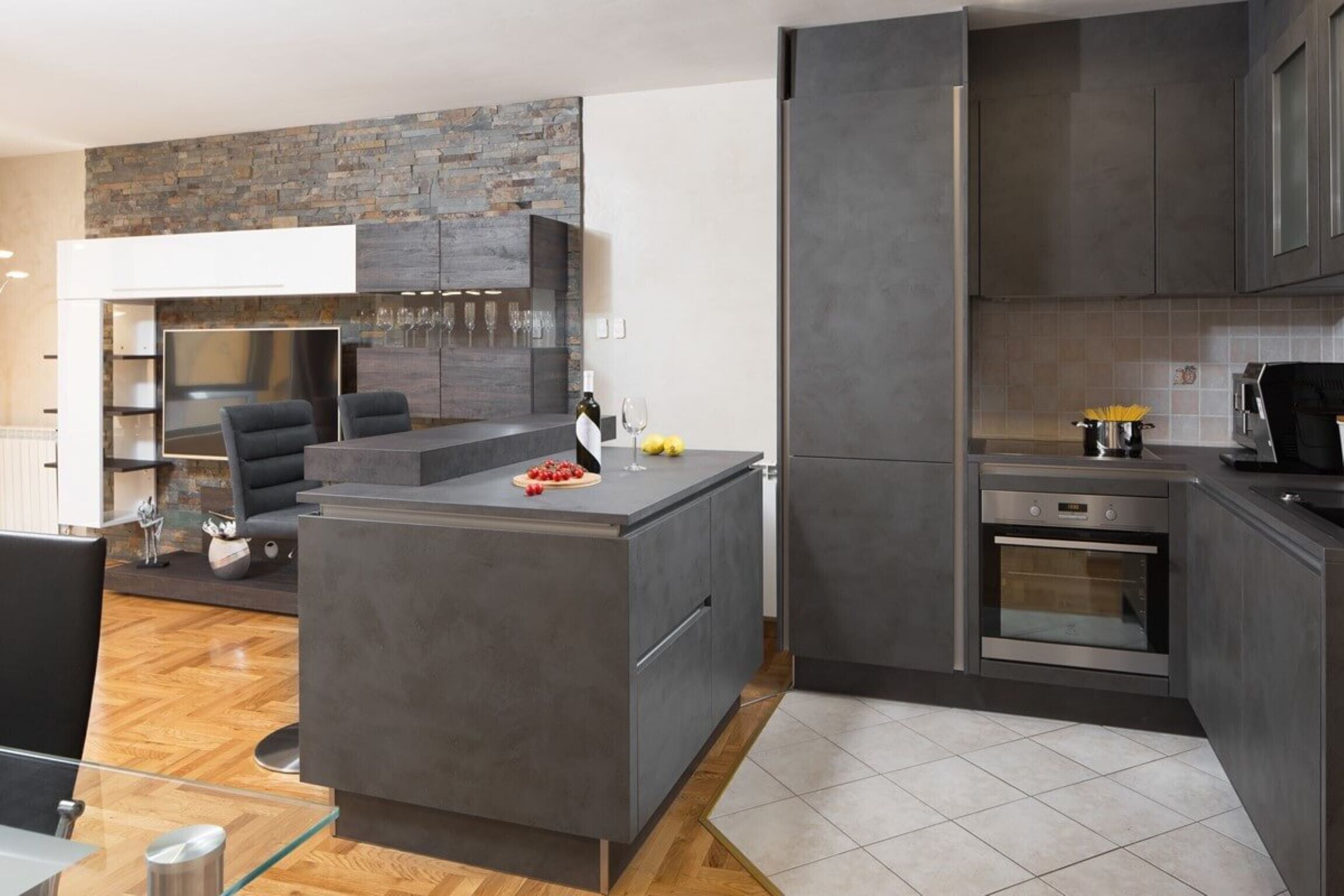 Fridge, microwave, oven, dishwasher