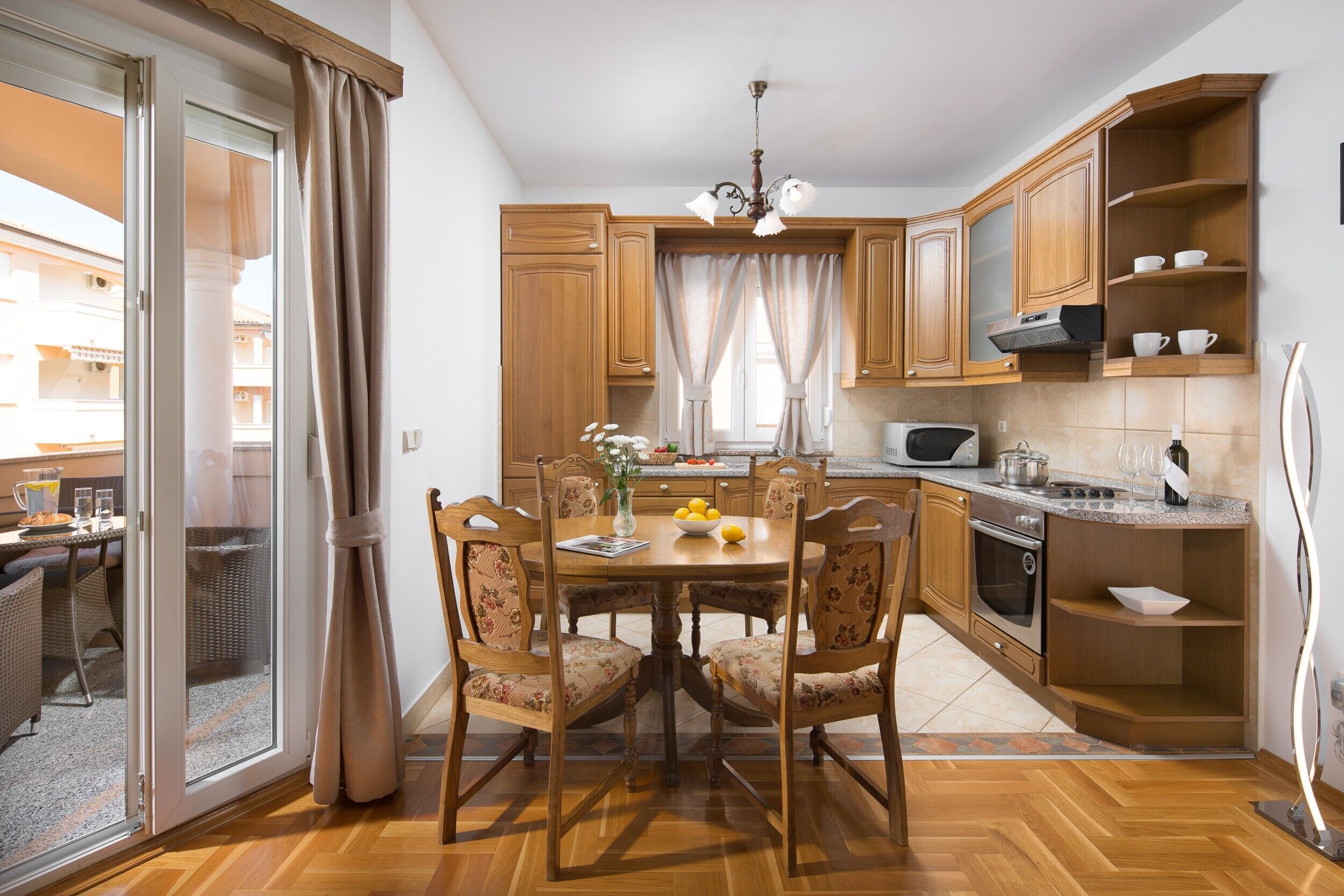 Fridge, microwave, oven, coffee/tea maker