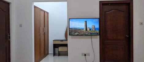 1 bedroom, desk, iron/ironing board, free WiFi