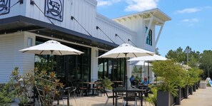 屋外ダイニングエリア