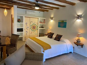 Ropa de cama de alta calidad, cubrecamas y minibar 