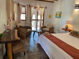 奢华双人房 | 高档床上用品、羽绒被、迷你吧、客房内保险箱