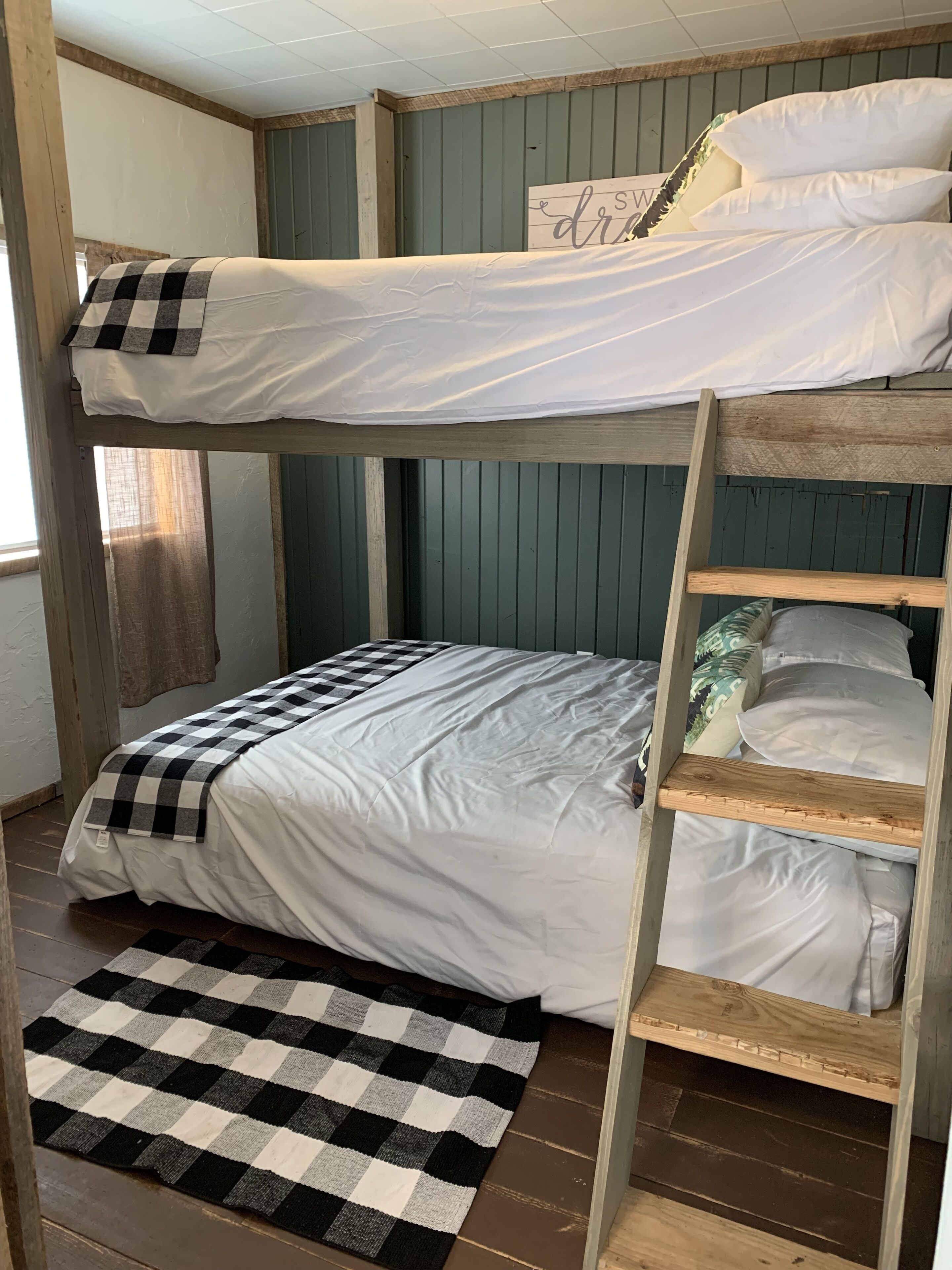 Cozy house downtown Riggins- walking distance to everything!