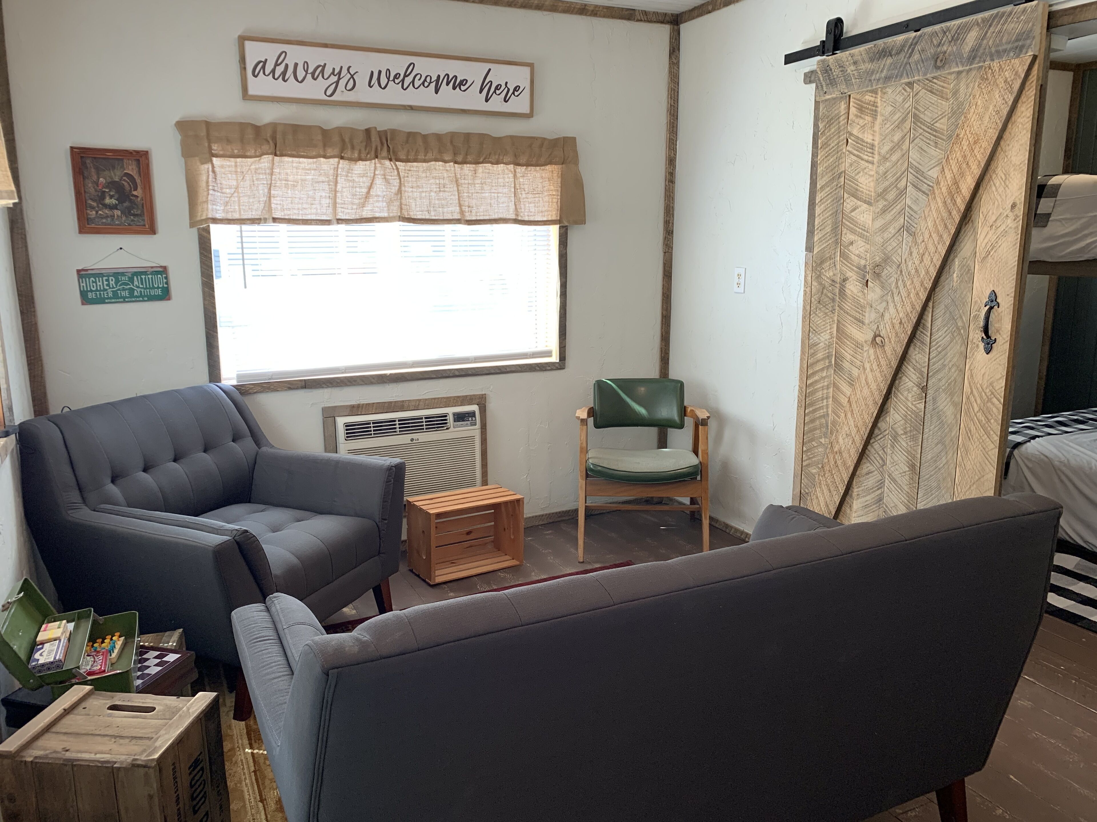 Cozy house downtown Riggins- walking distance to everything!