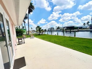 Outdoor dining - Available weekly or monthly or annually. 🏝️🐬 (Matlacha)