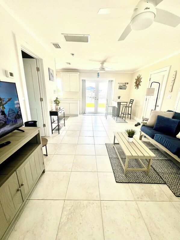 Smart TV - Available weekly or monthly or annually. 🏝️🐬 (Matlacha)