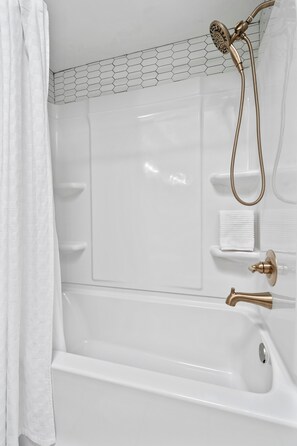 Combined shower/bathtub, hair dryer, towels - Roomy Townhouse w/ Private & Fenced Backyard and Cozy Patio, Dog-Friendly! (Tucson)
