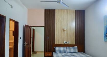 5 min walk from fidjrossè beach, ideal apartment for families