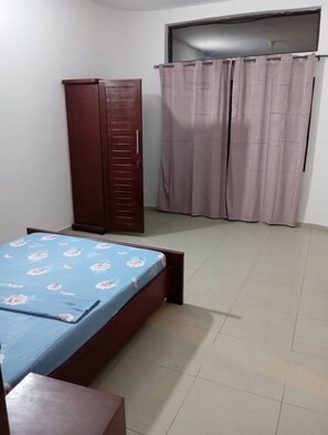 2 bedrooms, iron/ironing board, travel crib, free WiFi