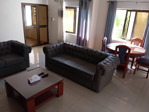 5 min walk from fidjrossè beach, ideal apartment for families