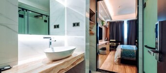 Qianyi Hotel (Yulin Jiangnan Branch)