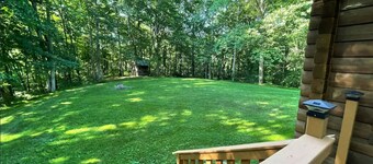 Cozy lakehouse retreat w/kayaks, high speed Wi-Fi, and pet friendly!