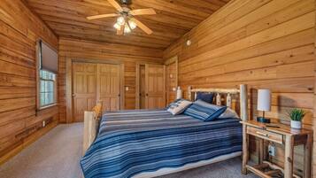 3 bedrooms, desk, free WiFi, bed sheets