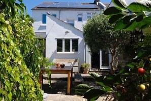 Outdoor dining - GuestReady - Scenic Home Close to Beach (Brighton and Hove)