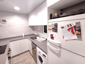 Refrigerador, microondas, horno y lavavajillas 