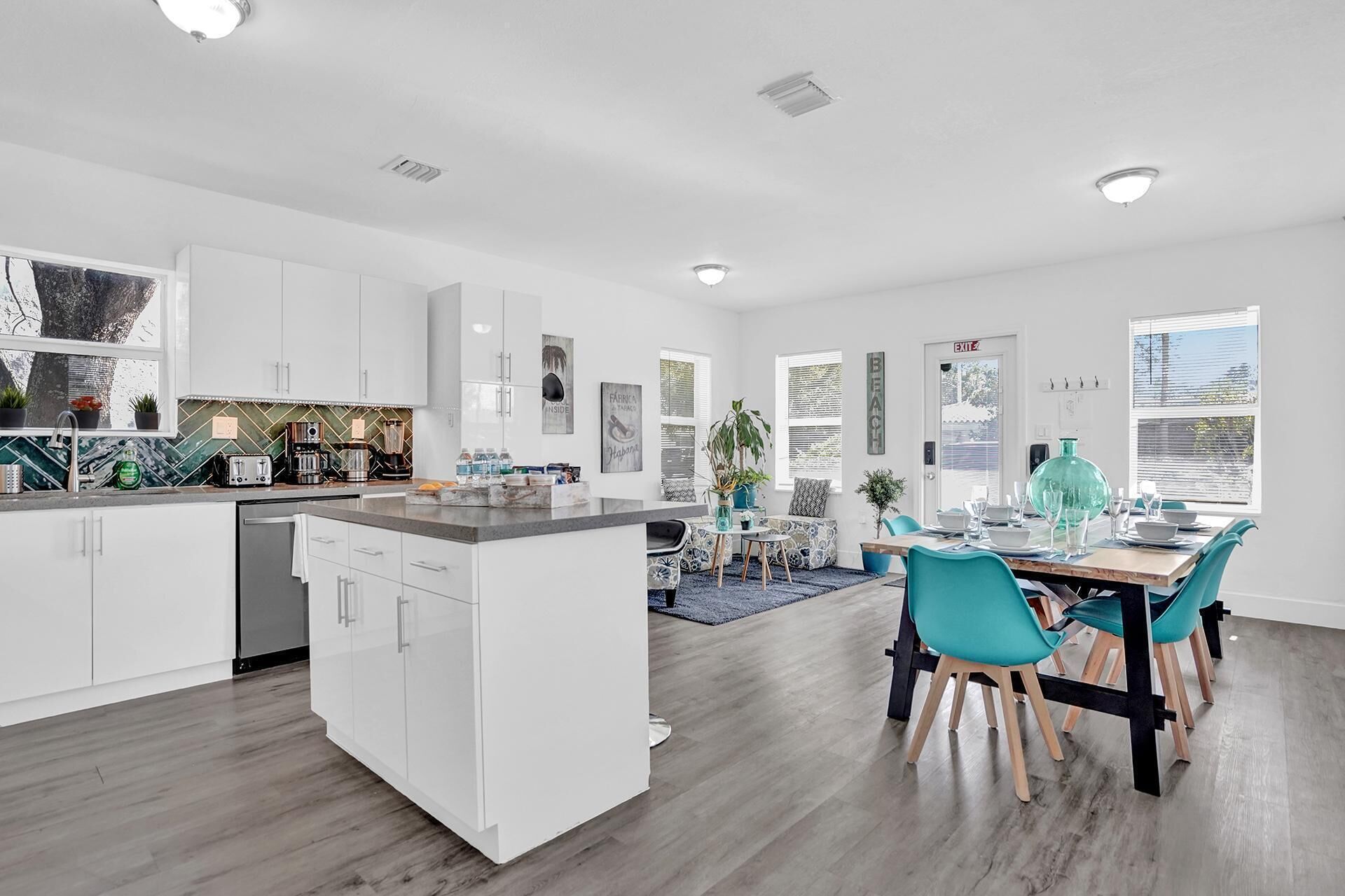 Cute 3 Bed 2 Bath House Close to Hollywood Beach