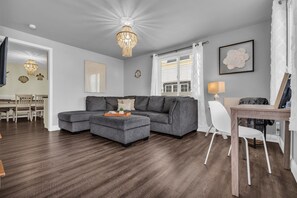 Smart-TV, Netflix, Hulu og bøker