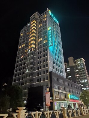 المنشأة من الخارج