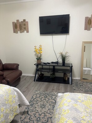 1 bedroom, iron/ironing board, WiFi