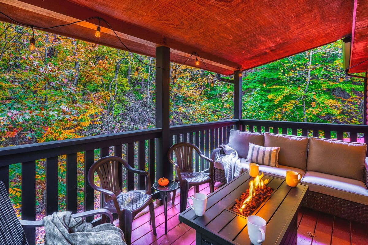 5-star Location | 2min2Pkwy | Hot Tub | DogsOK