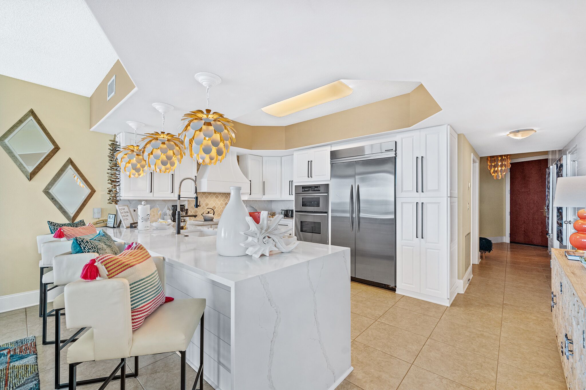 Gulf View Three Bedroom Three Bathroom Overlooking the Gulf! Complimentary Boat Slip!