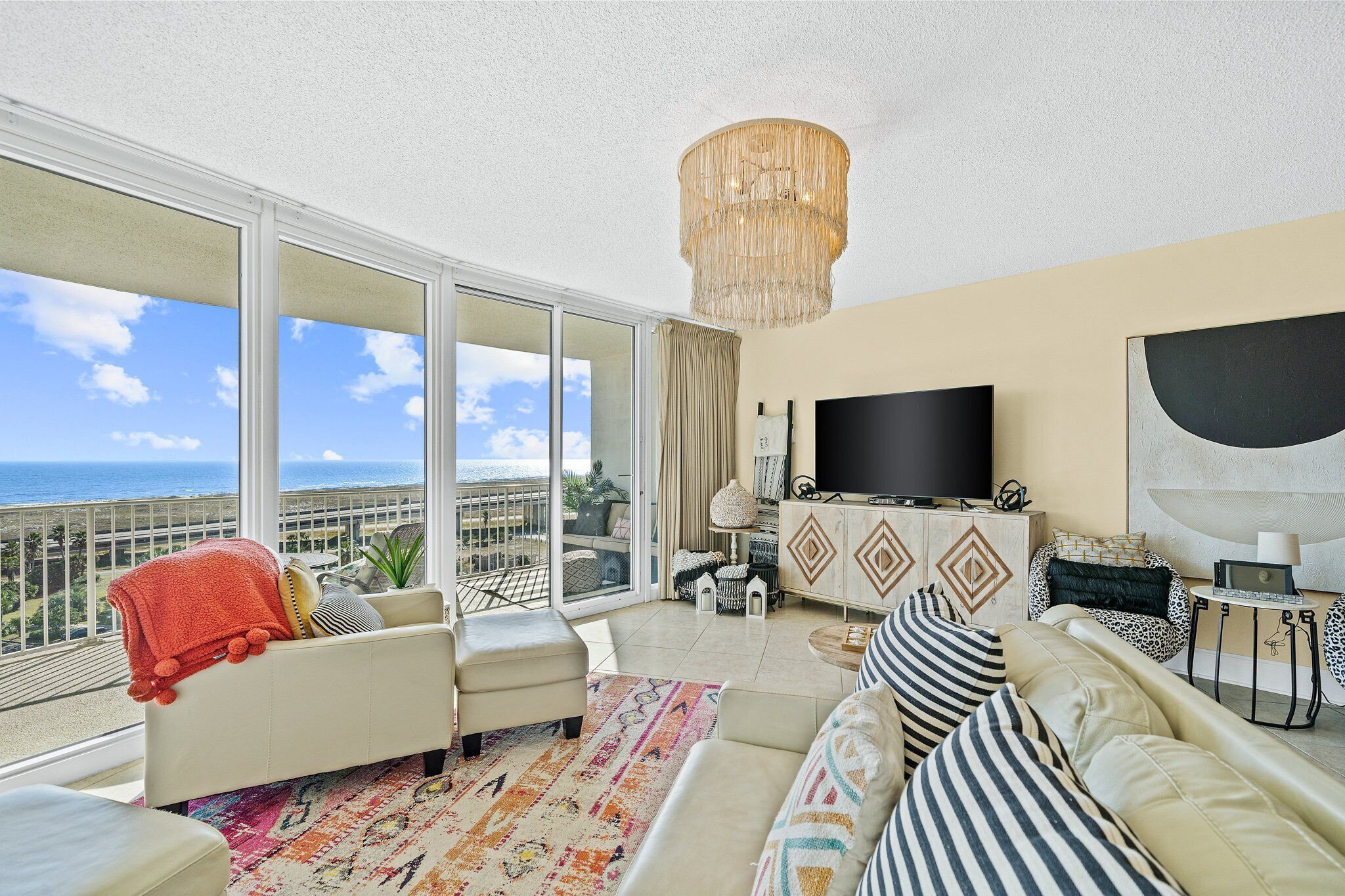 Gulf View Three Bedroom Three Bathroom Overlooking the Gulf! Complimentary Boat Slip!