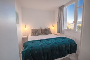 2 chambres, fer et planche à repasser, Wi-Fi gratuit, draps fournis