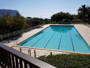 Outdoor pool - T3-52m2-closed residence - private parking-loggia-4 P-WIFI-swimming pool-tennis (Cassis)