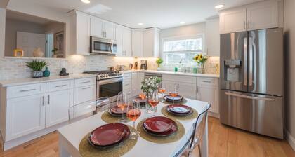 Sunny Downtown 2BR w/ Parking