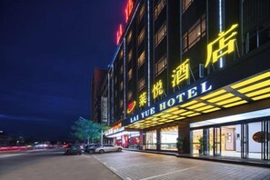 Unclassified image, 2 of 29, button - Laiyue Hotel (Huidong)