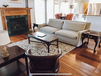 4BR Lakeside Villa. Minutes from Ole Miss campus and The Square