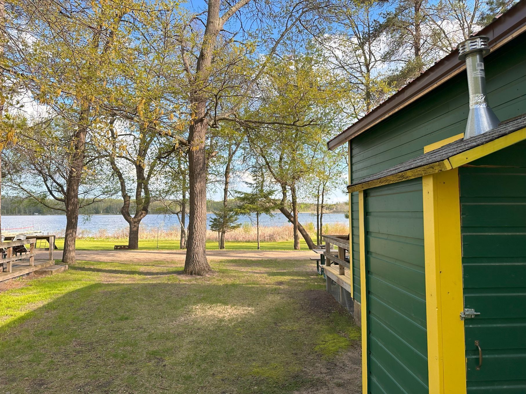 Lakeside Retreat - Cozy Cabin 2 at Green Valley Resort