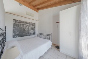 1 Schlafzimmer, Bügeleisen/Bügelbrett, Bettwäsche