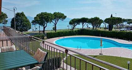 Mosaics Sunrise - lake view with pool and WiFi