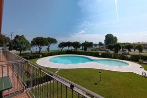 Lämmitetty uima-allas