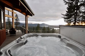 Bañera de hidromasaje al aire libre