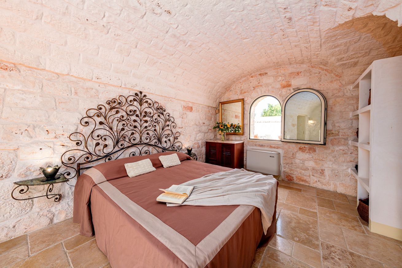 4 habitaciones, tabla de planchar con plancha y cuna de viaje 