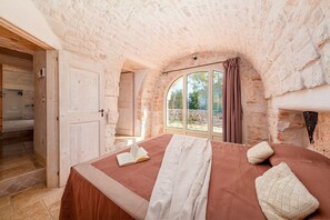 4 bedrooms, iron/ironing board, travel crib, free WiFi