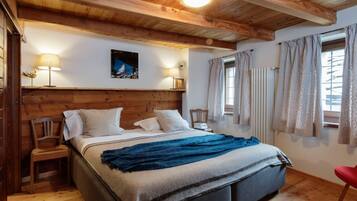 4 slaapkamers, een strijkplank/strijkijzer, wifi, beddengoed