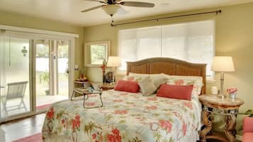 1 chambre, bureau, fer et planche à repasser, lit parapluie